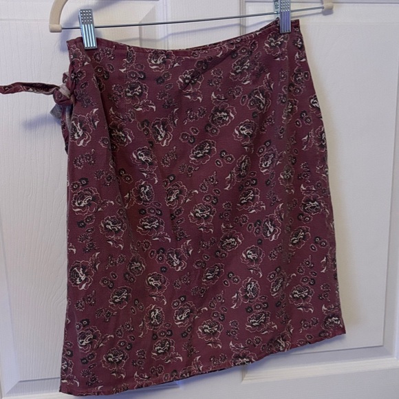 Abercrombie & Fitch Asymmetrical Skirt - Burgundy Floral - Picture 6 of 6